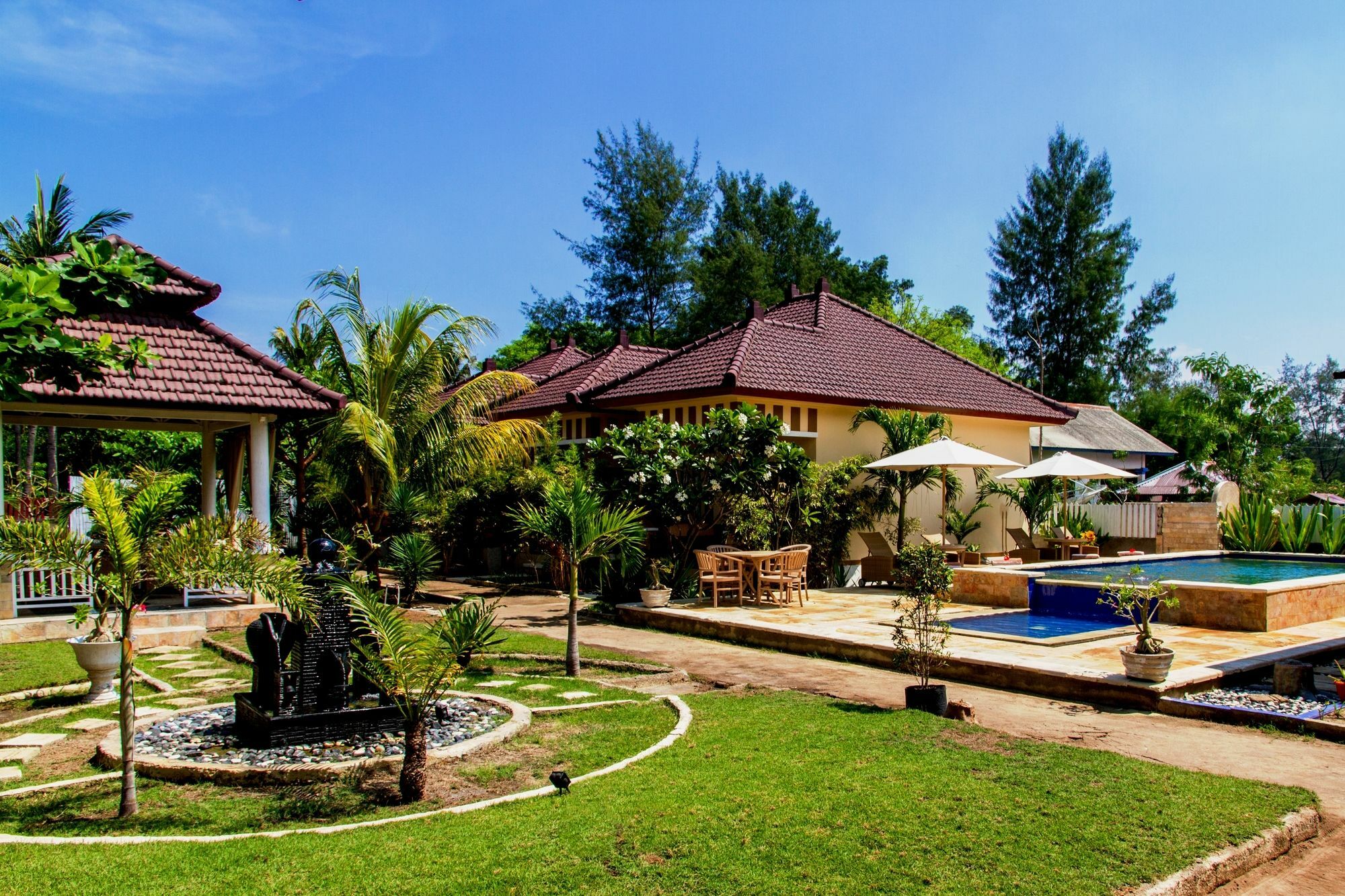 Tropical Hideaways Resort Gili Meno Exterior photo