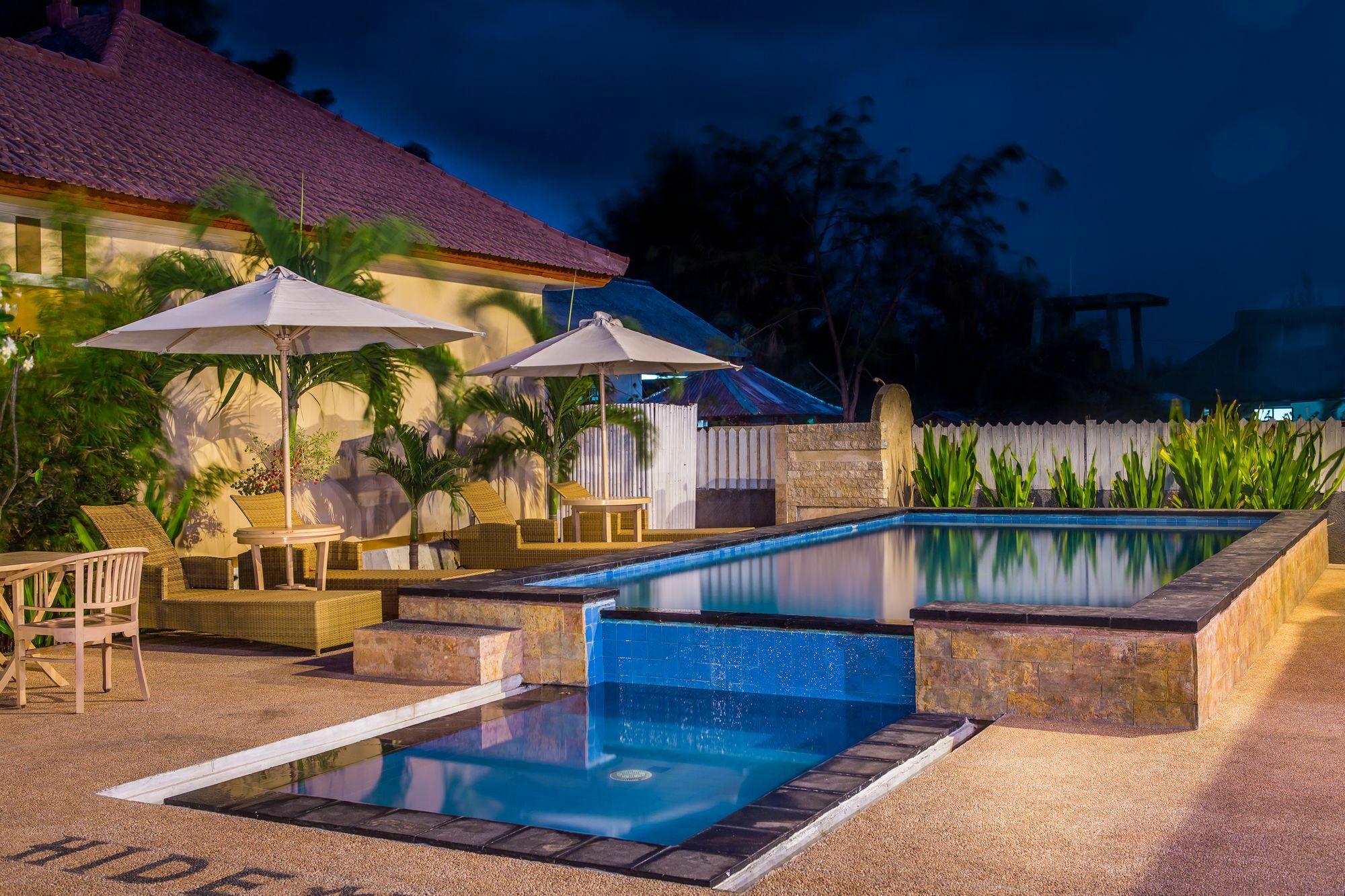 Tropical Hideaways Resort Gili Meno Exterior photo