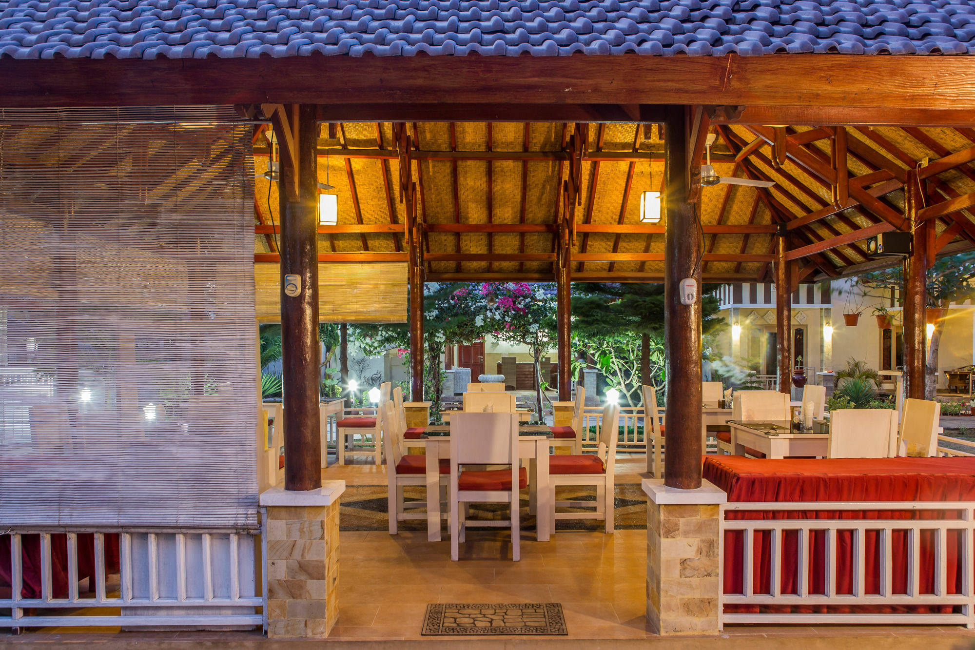 Tropical Hideaways Resort Gili Meno Exterior photo
