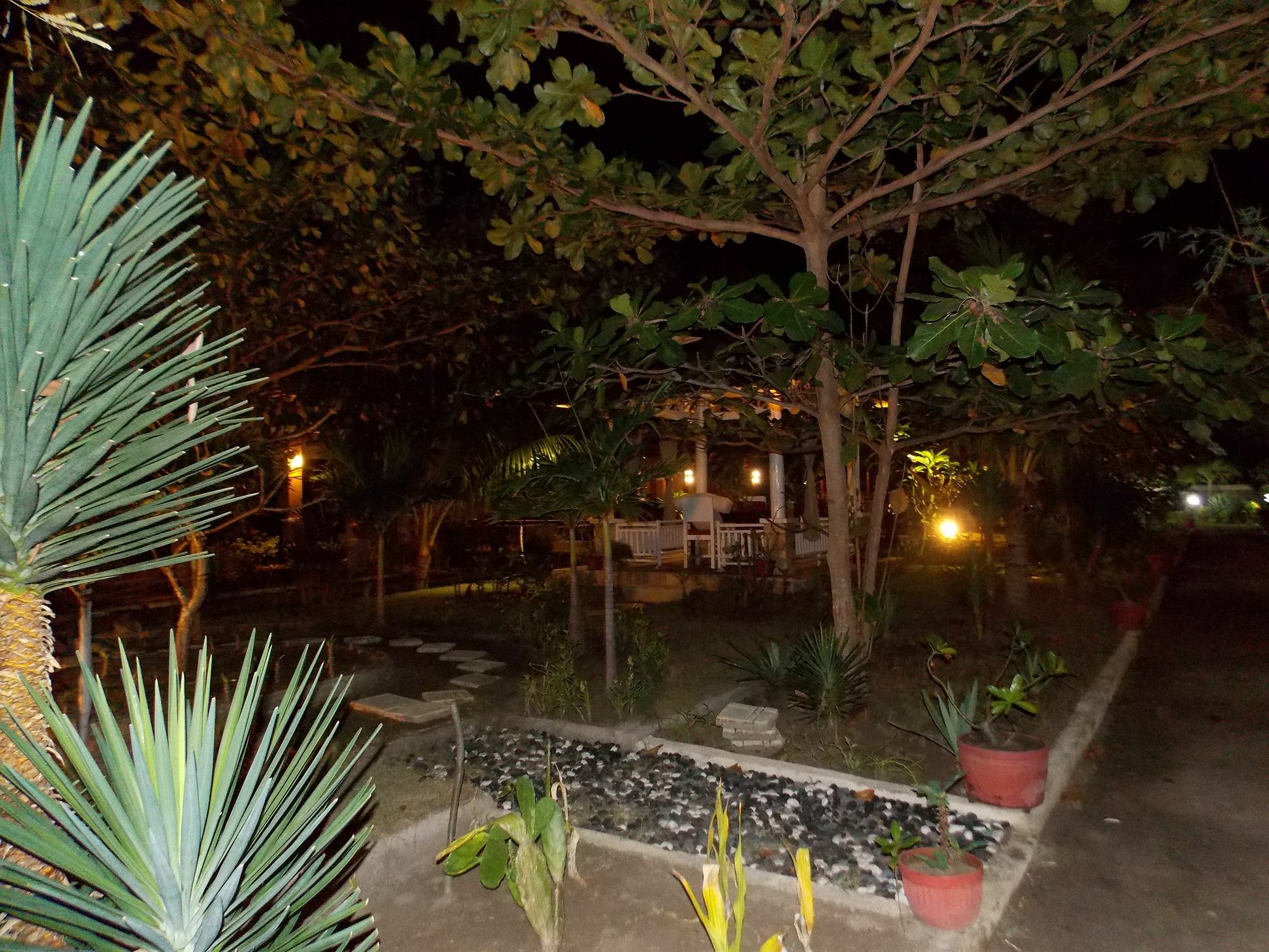 Tropical Hideaways Resort Gili Meno Exterior photo
