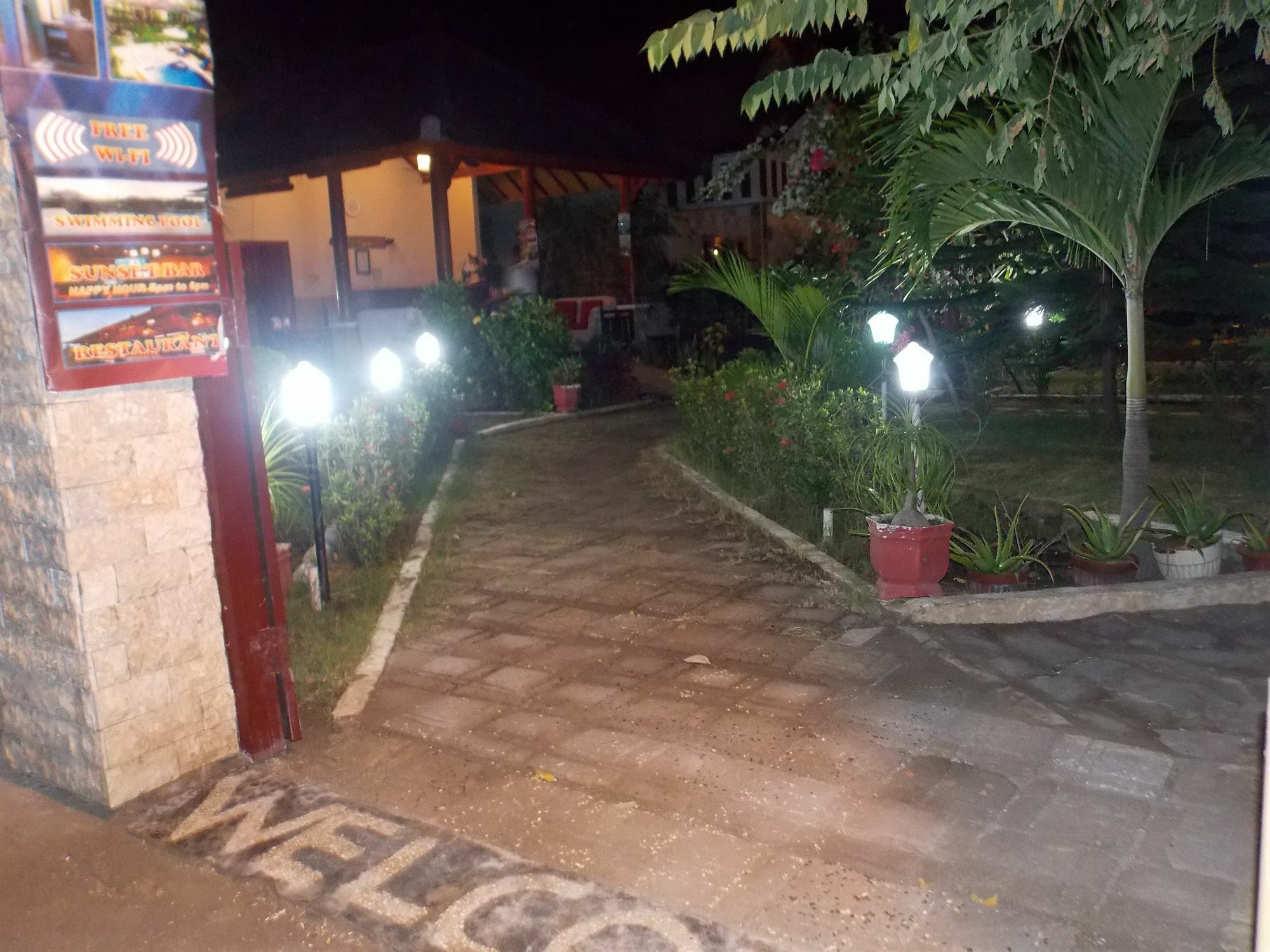 Tropical Hideaways Resort Gili Meno Exterior photo