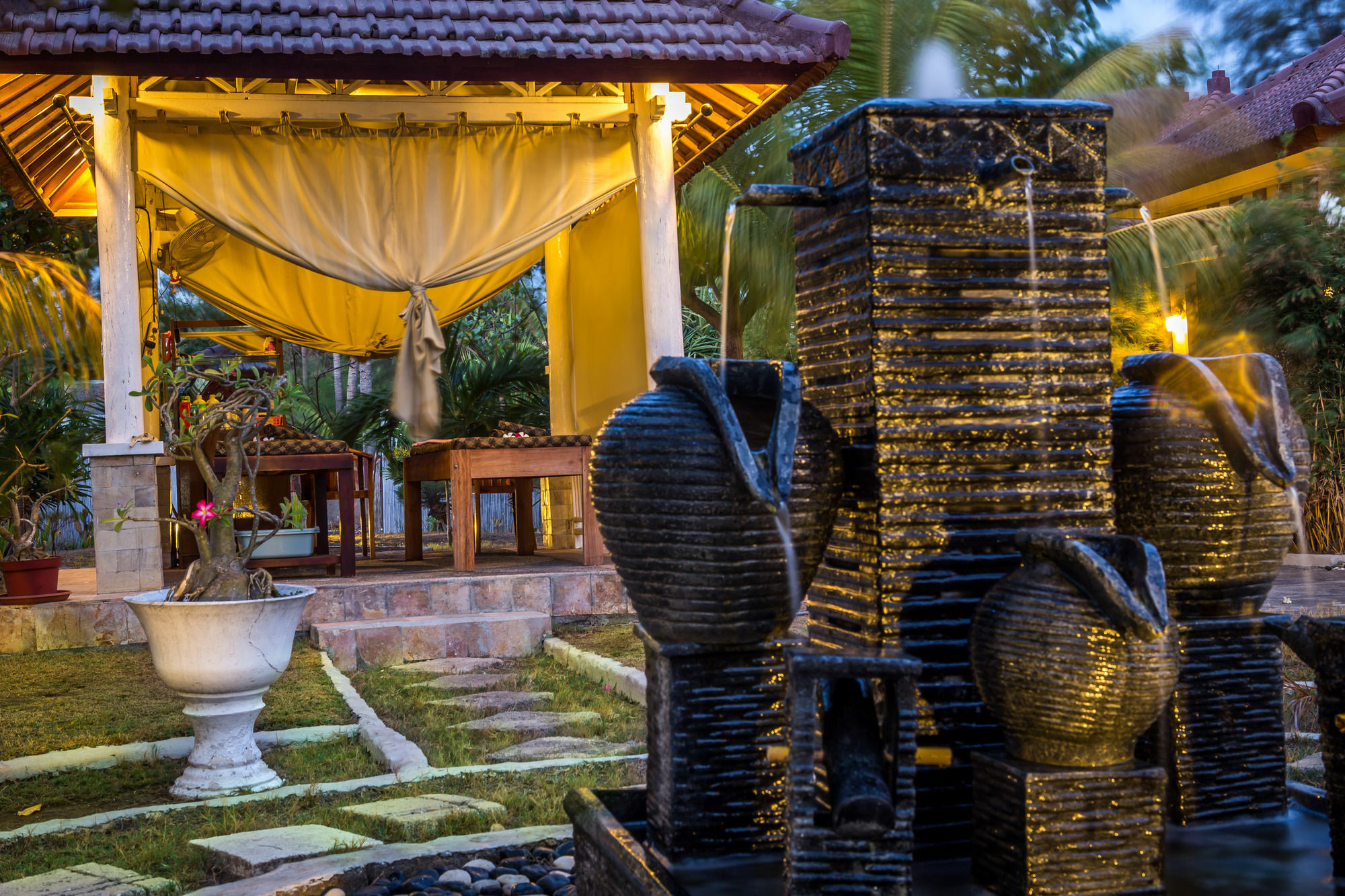 Tropical Hideaways Resort Gili Meno Exterior photo
