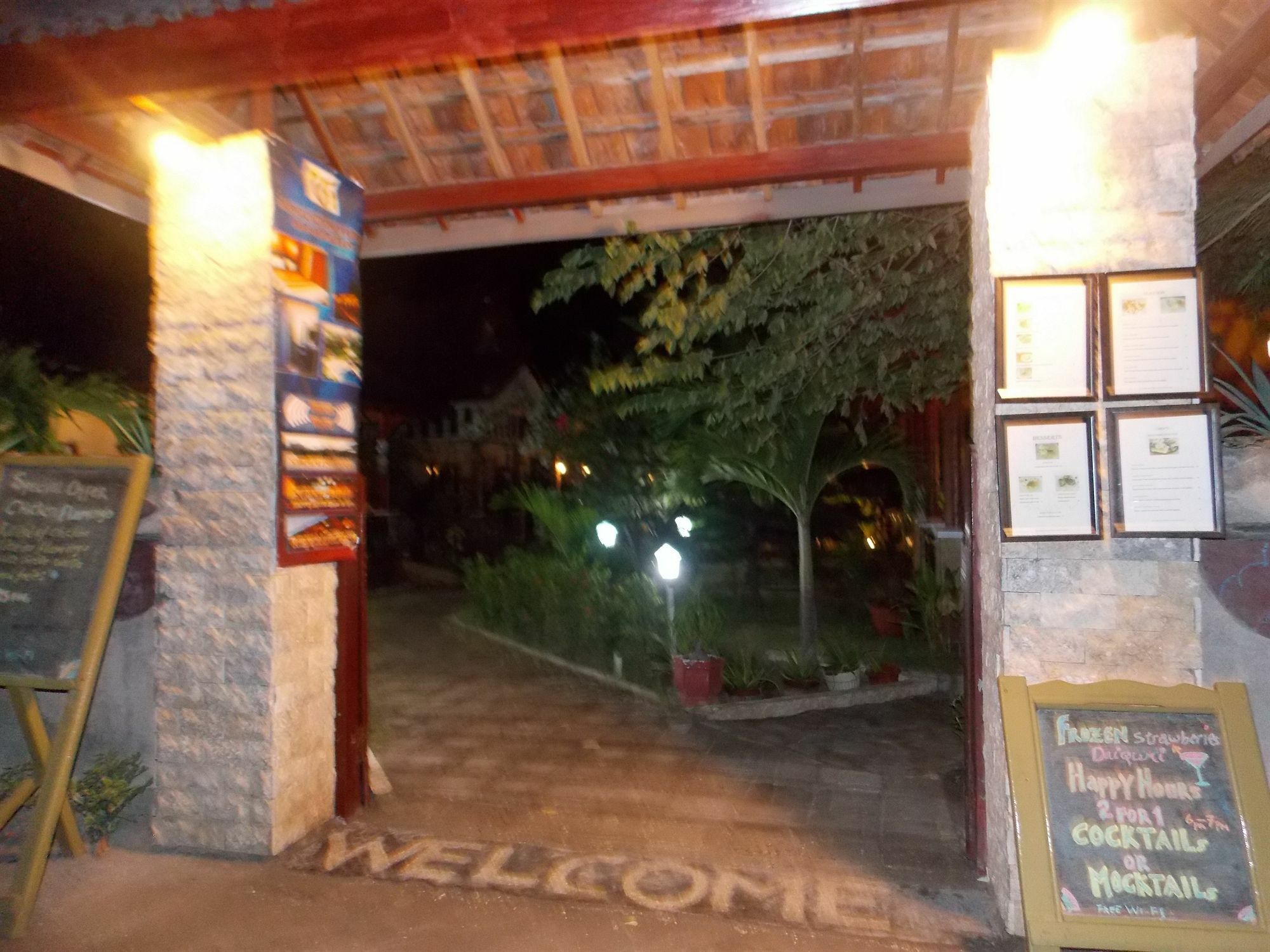 Tropical Hideaways Resort Gili Meno Exterior photo