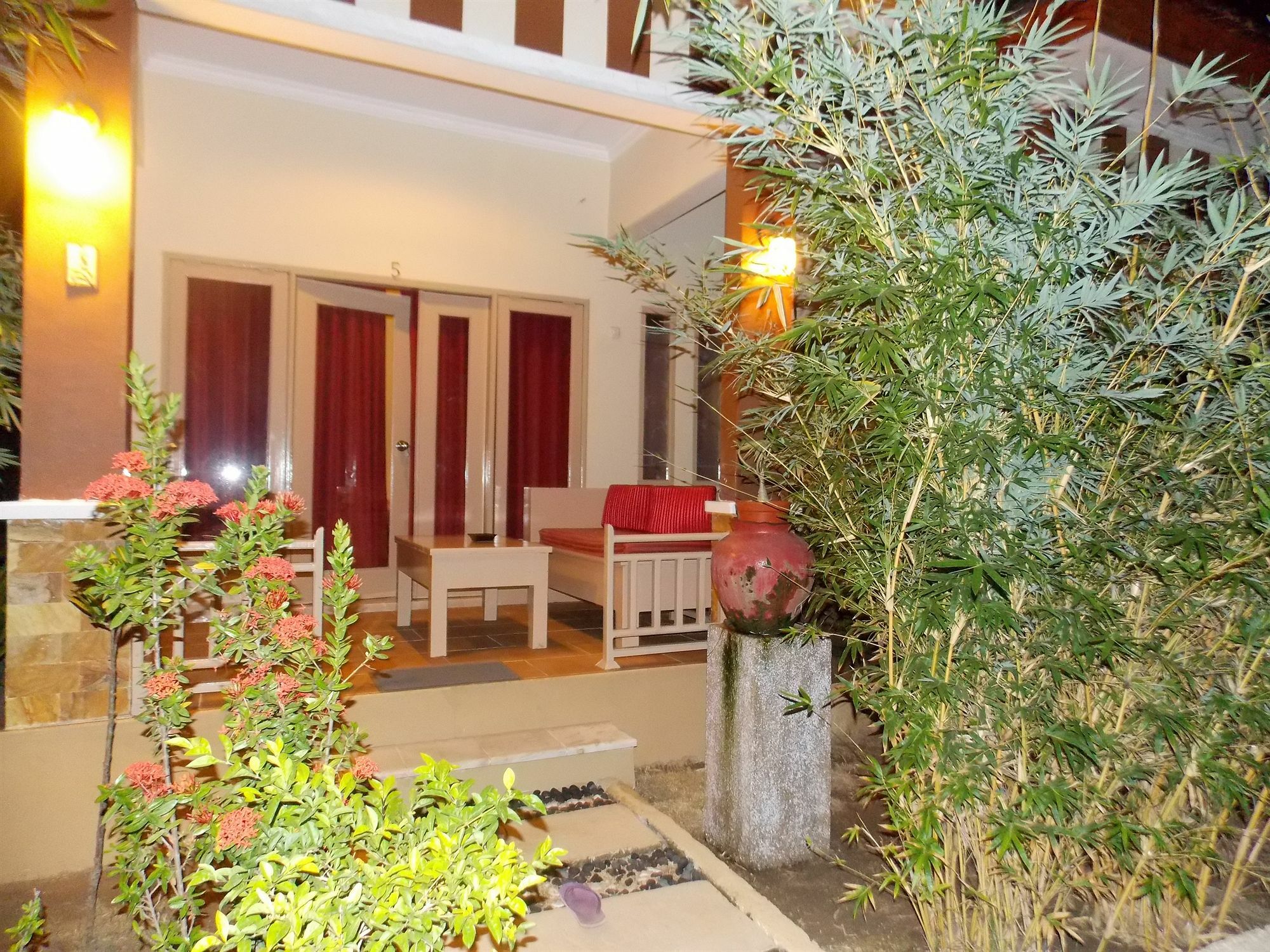 Tropical Hideaways Resort Gili Meno Exterior photo